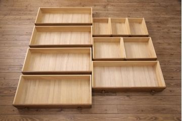 和製ヴィンテージ　ビンテージ家具　蝦夷(エゾ)民芸　インテリアえぞ(EZO) 温もりあふれるナラ材製のシンプルなチェスト(整理箪笥、引き出し、チェスト、収納タンス)(R-051405)