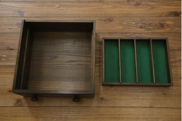 イギリスヴィンテージ　ビンテージ家具　ERCOL(アーコール)　クラシカルな佇まいが魅力的な希少モデルのサイドボード(収納棚、戸棚、キャビネット)(R-051407)