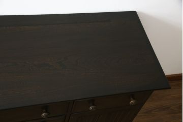 イギリスヴィンテージ　ビンテージ家具　ERCOL(アーコール)　クラシカルな佇まいが魅力的な希少モデルのサイドボード(収納棚、戸棚、キャビネット)(R-051407)