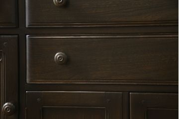 イギリスヴィンテージ　ビンテージ家具　ERCOL(アーコール)　クラシカルな佇まいが魅力的な希少モデルのサイドボード(収納棚、戸棚、キャビネット)(R-051407)