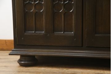 イギリスヴィンテージ　ビンテージ家具　ERCOL(アーコール)　クラシカルな佇まいが魅力的な希少モデルのサイドボード(収納棚、戸棚、キャビネット)(R-051407)