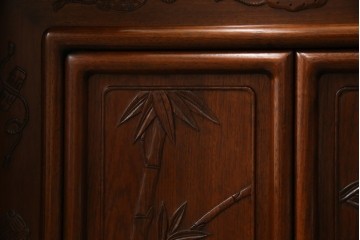 中古　美品　伝統工芸家具　中澤唐木製　漆塗りが上品な雰囲気を漂わせるカリン材製の飾り棚(茶棚、収納棚、戸棚、花梨材)(R-051408)