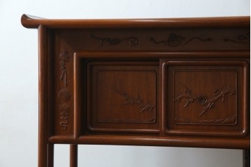 中古　美品　伝統工芸家具　中澤唐木製　漆塗りが上品な雰囲気を漂わせるカリン材製の飾り棚(茶棚、収納棚、戸棚、花梨材)(R-051408)