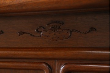 中古　美品　伝統工芸家具　中澤唐木製　漆塗りが上品な雰囲気を漂わせるカリン材製の飾り棚(茶棚、収納棚、戸棚、花梨材)(R-051408)