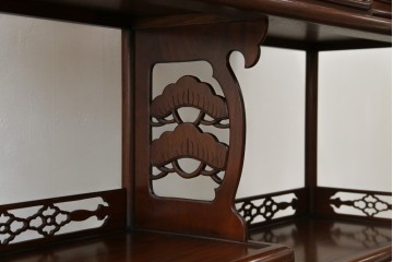 中古　美品　伝統工芸家具　中澤唐木製　漆塗りが上品な雰囲気を漂わせるカリン材製の飾り棚(茶棚、収納棚、戸棚、花梨材)(R-051408)