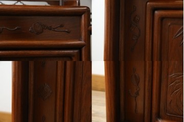 中古　美品　伝統工芸家具　中澤唐木製　漆塗りが上品な雰囲気を漂わせるカリン材製の飾り棚(茶棚、収納棚、戸棚、花梨材)(R-051408)