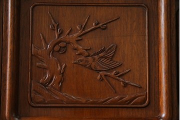 中古　美品　伝統工芸家具　中澤唐木製　漆塗りが上品な雰囲気を漂わせるカリン材製の飾り棚(茶棚、収納棚、戸棚、花梨材)(R-051408)