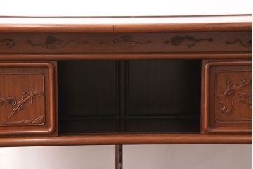 中古　美品　伝統工芸家具　中澤唐木製　漆塗りが上品な雰囲気を漂わせるカリン材製の飾り棚(茶棚、収納棚、戸棚、花梨材)(R-051408)