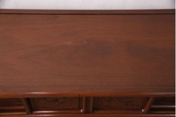 中古　美品　伝統工芸家具　中澤唐木製　漆塗りが上品な雰囲気を漂わせるカリン材製の飾り棚(茶棚、収納棚、戸棚、花梨材)(R-051408)