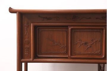 中古　美品　伝統工芸家具　中澤唐木製　漆塗りが上品な雰囲気を漂わせるカリン材製の飾り棚(茶棚、収納棚、戸棚、花梨材)(R-051408)