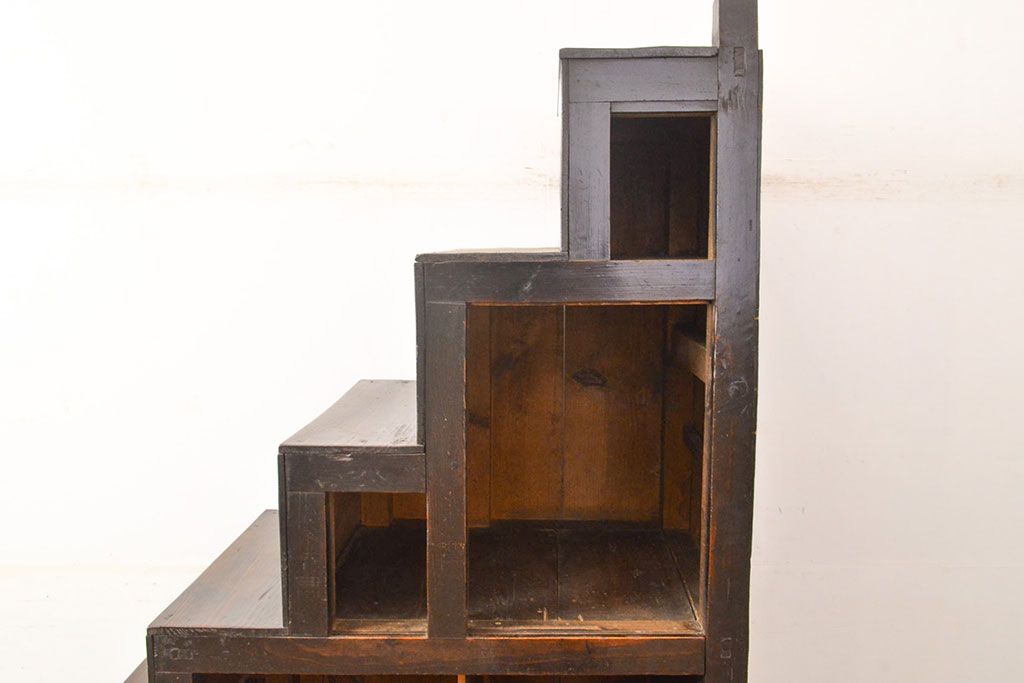 和製アンティーク　江戸期　希少品!とろとろの味わいが魅力的な一本物の階段箪笥(時代箪笥、収納箪笥、和タンス)(R-051410)