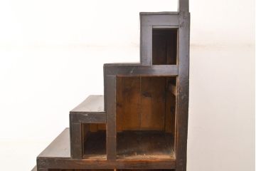 和製アンティーク　江戸期　希少品!とろとろの味わいが魅力的な一本物の階段箪笥(時代箪笥、収納箪笥、和タンス)(R-051410)