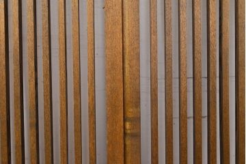 アンティーク建具　昭和中期　タモ材　和モダンの空間づくりにもおすすめ!情緒あふれる格子戸2枚セット(窓、引き戸)(R-051412)