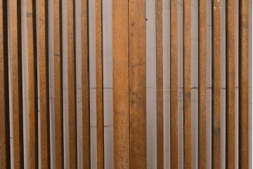 アンティーク建具　昭和中期　タモ材　和モダンの空間づくりにもおすすめ!情緒あふれる格子戸2枚セット(窓、引き戸)(R-051412)