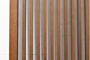 アンティーク建具　昭和中期　タモ材　和モダンの空間づくりにもおすすめ!情緒あふれる格子戸2枚セット(窓、引き戸)(R-051414)