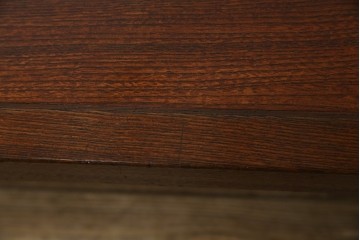 和製アンティーク　総ケヤキ材　挽き物の脚が目を惹く角ちゃぶ台 　(R-051423)