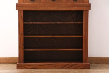 中古　美品　通産大臣指定伝統工芸品　松本民芸家具製　漆塗り　特注の激レア品!総ケヤキ材製の小ぶりな水屋箪笥(食器棚、キャビネット)(定価約145万円)(R-051447)