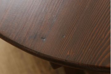 和製アンティーク 天板松材　昭和中期　味わい深い木肌が魅力の丸ちゃぶ台(座卓、折りたたみテーブル、ローテーブル)(R-051449)