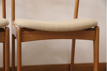 デンマークヴィンテージ　Farso Stolefabrik(ファルソー ストールファブリック社)　オーク材　優しい雰囲気のダイニングチェア2脚セット(椅子、イス、ビンテージ)(R-051465)