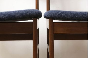 デンマークヴィンテージ　チーク材　ブルーのファブリックがお洒落なダイニングチェア2脚セット(椅子、イス、ビンテージ)(R-051466)