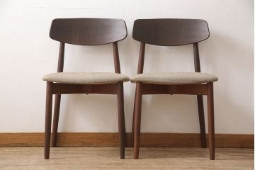 デンマークヴィンテージ　チーク材　濃い木色が味わい深いダイニングチェア2脚セット(椅子、イス、ビンテージ)(R-051467)