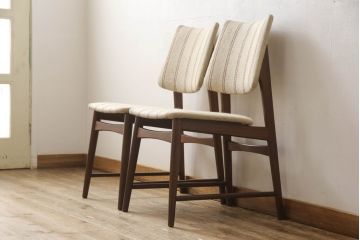 デンマークヴィンテージ　チーク材　ストライプのファブリックがお洒落なダイニングチェア2脚セット(椅子、イス、ビンテージ、北欧)(R-051468)