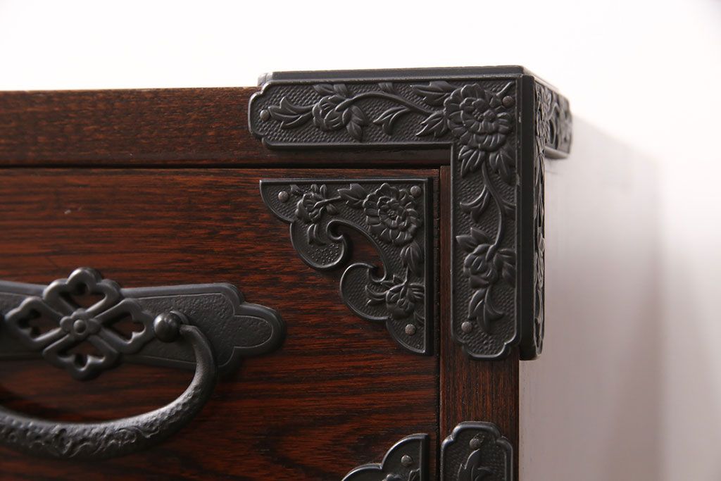 中古　美品　国産　手造り　ケヤキ・桐　上質な和の空間づくりにおすすめの民芸箪笥(収納箪笥、小タンス、リビングボード)(R-051470)