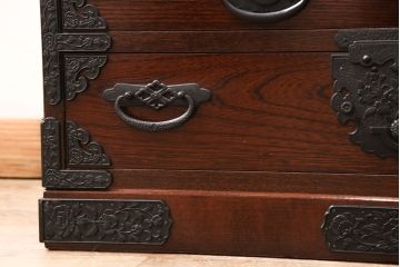 中古　美品　国産　手造り　ケヤキ・桐　上質な和の空間づくりにおすすめの民芸箪笥(収納箪笥、小タンス、リビングボード)(R-051470)