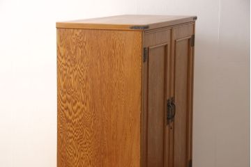 中古　美品　漆塗り　屋久杉の木目が高級感を演出する和服箪笥(着物箪笥、和タンス)(R-051471)