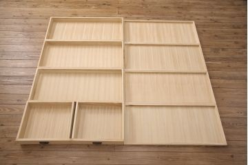 中古　美品　漆塗り　屋久杉の木目が高級感を演出する和服箪笥(着物箪笥、和タンス)(R-051471)