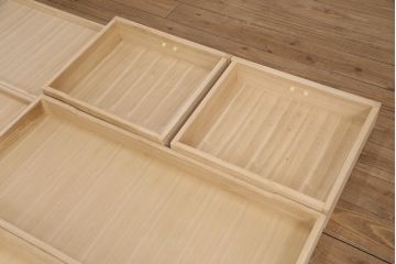 中古　美品　漆塗り　屋久杉の木目が高級感を演出する和服箪笥(着物箪笥、和タンス)(R-051471)