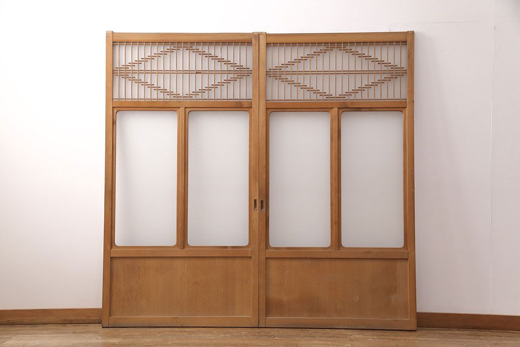 和製アンティーク　菱型の組子細工がおしゃれな組子入りガラス戸2枚セット(引き戸、建具)(R-051473)