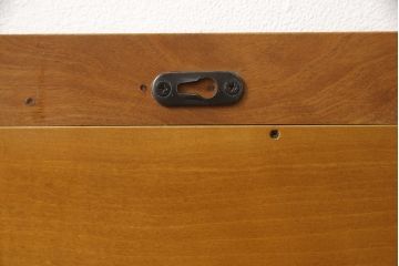 中古　美品　横浜ダニエル(Daniel)　滑らかな木肌と温かみのある色味が魅力のシンプルなウォールミラー(壁掛け鏡)(R-051481)
