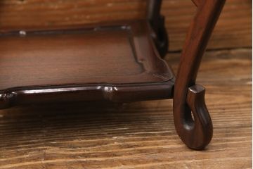中古　伝統工芸品　大阪唐木指物　エレガントな佇まいが魅力的な総シタン材製の花台(飾り台、ディスプレイ台)(定価約14万円)(R-051482)