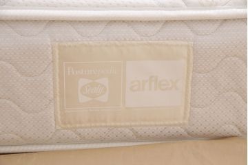 中古　超美品　2019年11月購入　未使用品　arflex(アルフレックス)　ポスチャーテックコイルマットレス・タイトトップ(セミダブルベッド)(定価約14万円)(R-051486)