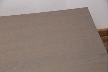 中古　極美品　2019年11月購入　arflex(アルフレックス)　AURORA(アウロラ)　グレーオーク色がモダンな印象を高めるダイニングテーブル(4人掛け、食卓)(定価約26万円)(R-051487)