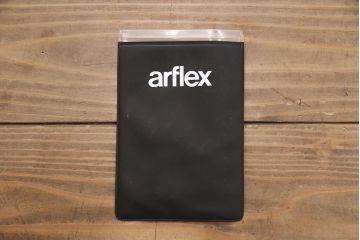 中古　極美品　2019年11月購入　arflex(アルフレックス)　AURORA(アウロラ)　グレーオーク色がモダンな印象を高めるダイニングテーブル(4人掛け、食卓)(定価約26万円)(R-051487)