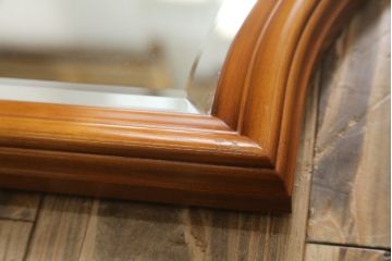 中古　美品　横浜ダニエル　シンプルながらも気品漂うウォールミラー(壁掛け鏡)(定価約16万円)(R-051490)