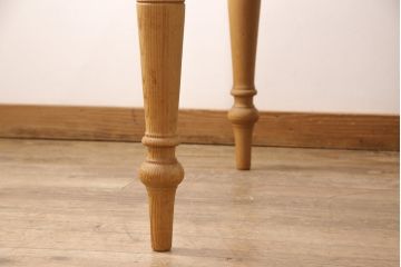 中古　PENNY WISE(ペニーワイズ)　パイン材　カントリーテイストにおすすめの温もりあふれるダイニングテーブル(4人掛け、食卓)(R-051496)(R-051496)
