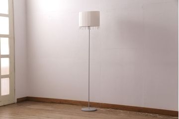 中古　エーディーコア(AD CORE)　きらきら輝く飾りがムードを高めるフロアスタンド(スタンドライト、照明)(R-051499)