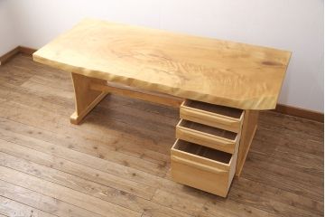 中古　国産手造り家具　総イチョウ材　極厚な一枚板(60mm)の天板が高級感を漂わせる片袖机(プレジデントデスク、ワークデスク、在宅ワーク、在宅用)(R-051500)