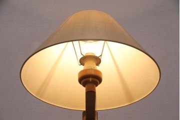 中古　オーデリック　木のぬくもりを感じるナチュラルな雰囲気のフロアスタンド(照明、スタンドライト、フロアライト)(R-051501)