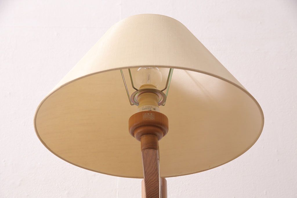 中古　オーデリック　木のぬくもりを感じるナチュラルな雰囲気のフロアスタンド(照明、スタンドライト、フロアライト)(R-051501)