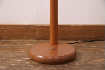 中古　オーデリック　木のぬくもりを感じるナチュラルな雰囲気のフロアスタンド(照明、スタンドライト、フロアライト)(R-051501)