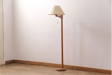 中古　オーデリック　木のぬくもりを感じるナチュラルな雰囲気のフロアスタンド(照明、スタンドライト、フロアライト)(R-051501)