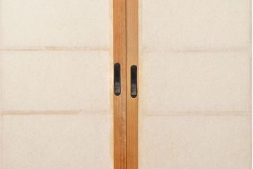 ヴィンテージ建具　和製ビンテージ　明るい木肌が和やかな雰囲気を生み出すシンプルな障子戸4枚セット(引き戸、建具)(R-051503)