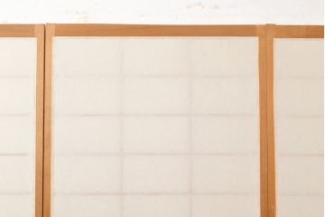 ヴィンテージ建具　和製ビンテージ　明るい木肌が和やかな雰囲気を生み出すシンプルな障子戸4枚セット(引き戸、建具)(R-051503)