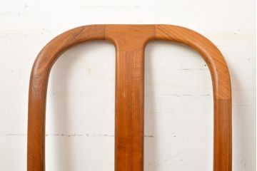 デンマークヴィンテージ　チーク材　丸味を帯びたデザインが温かみを感じるダイニングチェア4脚セット(椅子、イス、ビンテージ、北欧)(R-051505)