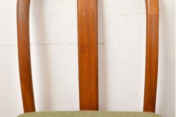 デンマークヴィンテージ　チーク材　丸味を帯びたデザインが温かみを感じるダイニングチェア4脚セット(椅子、イス、ビンテージ、北欧)(R-051505)