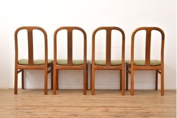 デンマークヴィンテージ　チーク材　丸味を帯びたデザインが温かみを感じるダイニングチェア4脚セット(椅子、イス、ビンテージ、北欧)(R-051505)